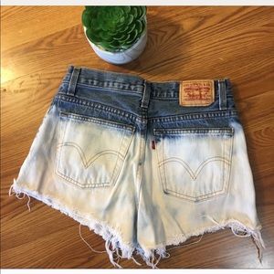 Levi’s 550 ombré cutoff shorts